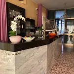 فندق Astor