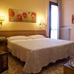 Astor Hotel 2*