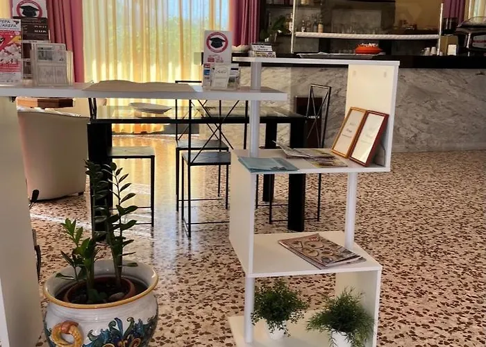 Astor מלון מודנה